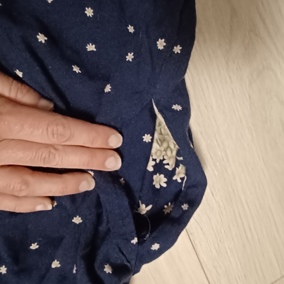 Cute pleated star skirt - Picture 2 of 3